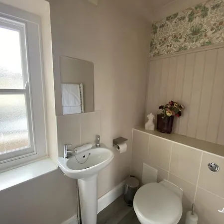 Number Four Russell House, Studio Apartment, Centre Of Tavistock, Devon Tavistock  Exterior foto