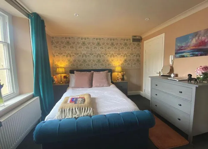 Number Four Russell House, Studio Apartment, Centre Of Tavistock, Devon