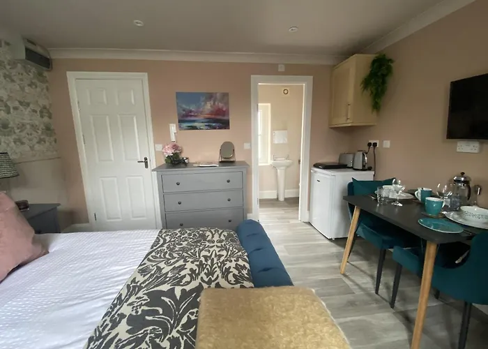 Number Four Russell House, Studio Apartment, Centre Of Tavistock, Devon